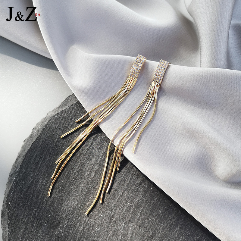 Explicit Face Slim Metal Flow Suearrings Woman Temperament Long Version Earrings Superior Ear Ornaments 2021 New Tide Ear