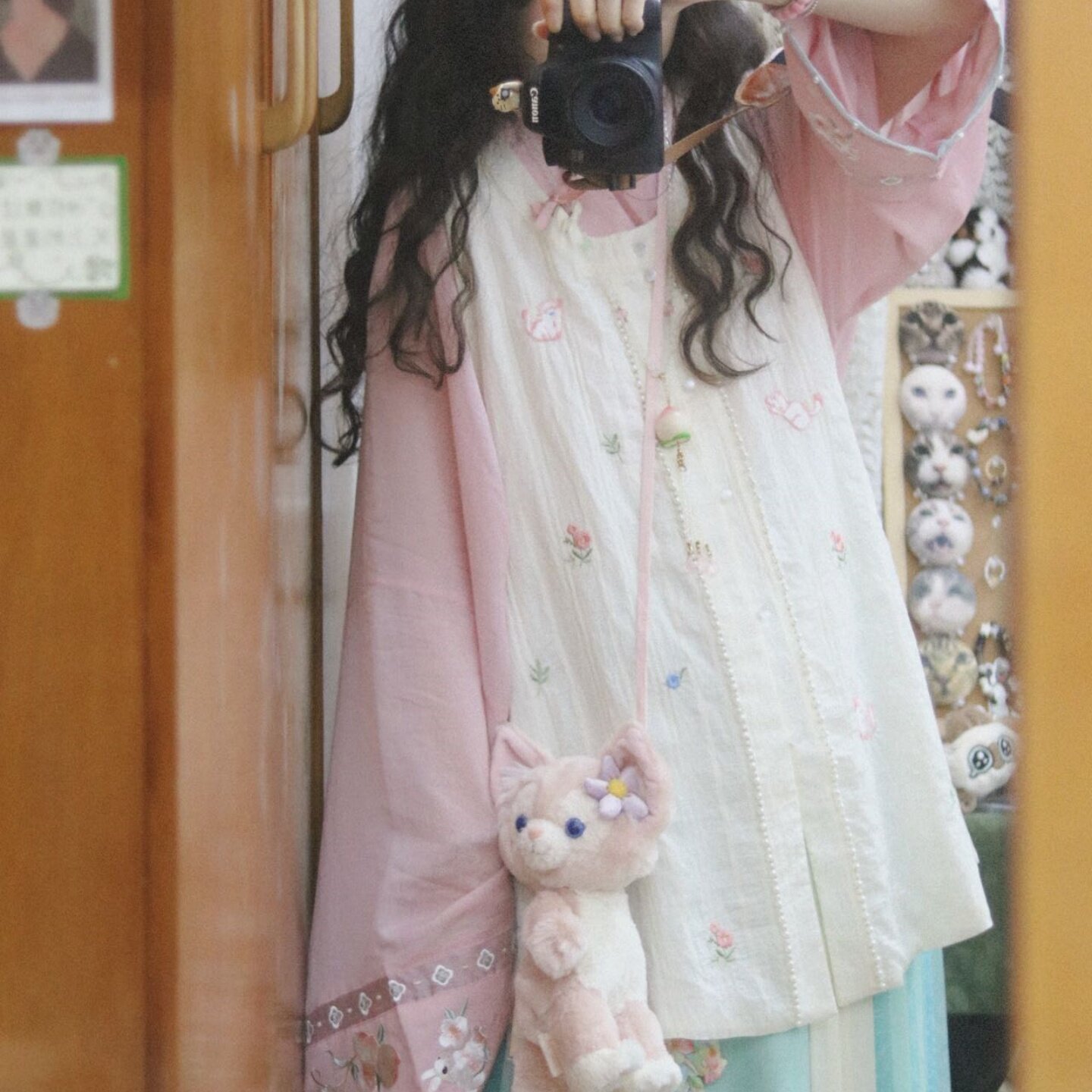【050】新作刺繍ベスト【かわいい猫】明朝漢服ベスト、多色展開で普段使いに改良