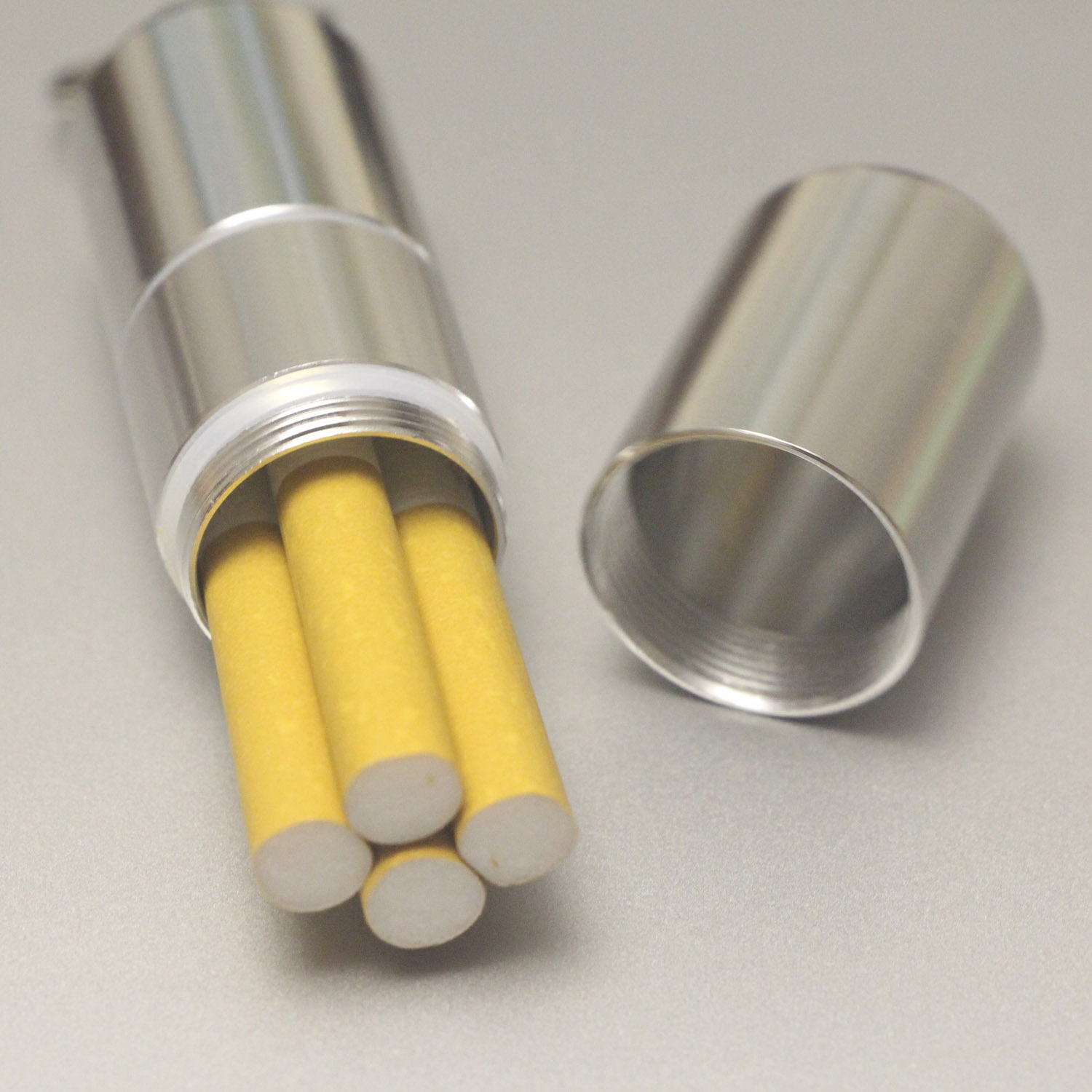Portable cigarette box Aluminum alloy creative cigarette box waterproof smoke control smoke and smoke curated cigarette cartridge