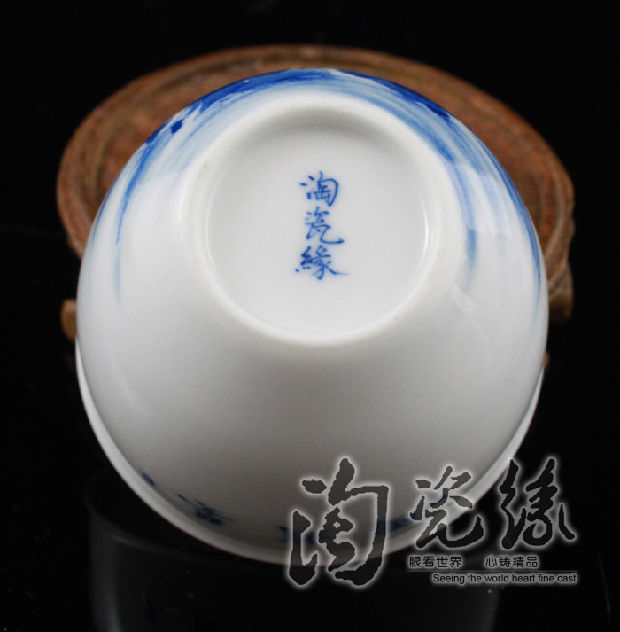 Offered home - cooked cup in hand of jingdezhen blue and white porcelain sample tea cup bowl manually handless small tea tea