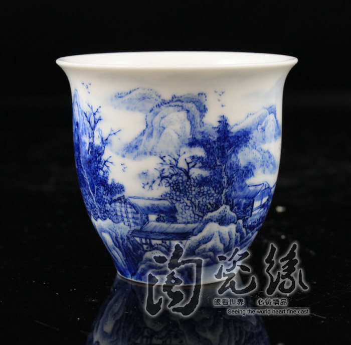 Offered home - cooked hand blue and white porcelain in jingdezhen porcelain tea set pressure hand cup bowl cups handless small glass by hand