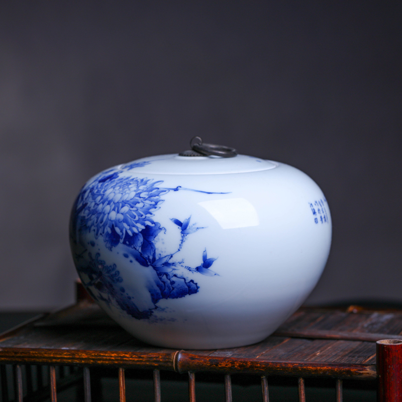 Offered home - cooked hand blue and white porcelain in jingdezhen porcelain tea pot Jin Hongxia ceramic tea tea is tea storehouse storage tank