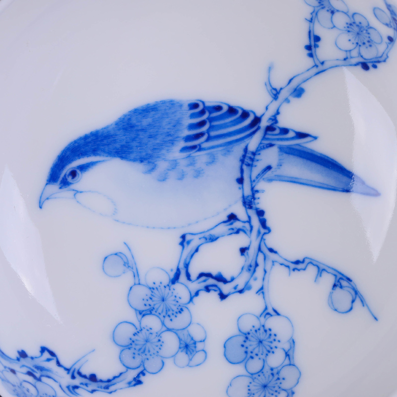 Offered home - cooked hand - made in blue and white porcelain bowl with jingdezhen porcelain cups tea masters cup checking ceramic tea, tea light