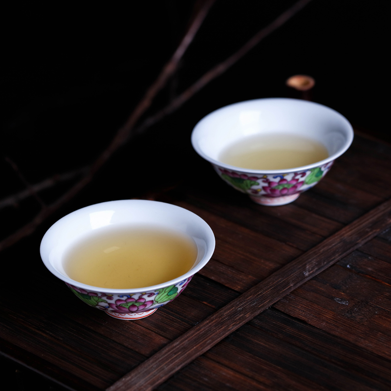 Offered home - cooked jingdezhen porcelain tea cups in hand colored enamel sample tea cup of tea, checking out ceramic bowl tea light