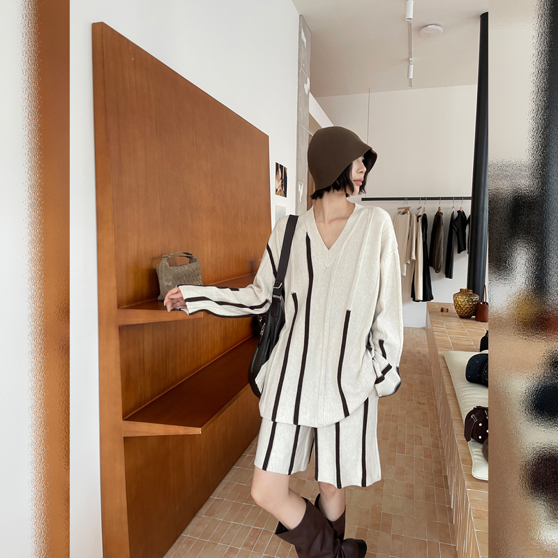 Jccc Shadow [Oat Milkshake] Wool Blend Black and White Striped Knit Suit for Women, Slim Fit Two-Piece Set