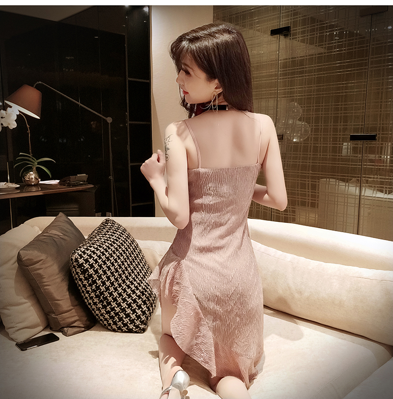 VK旗艦店 韓系亮絲性感下擺不規則縮折收腰無袖洋裝