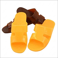 Road St. Crystal Dép nam PVC Sandals Thịt bò nhựa màu vàng Nhựa mặc trong suốt Rượu vang đỏ Word Khử mùi dép da