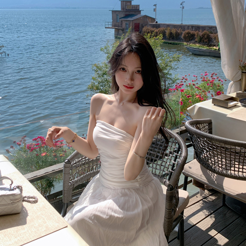 Zhou Yeye White Strapless Dress Tank Top Dress Women's Off-Shoulder Top Summer New Style Pure Desire Style 2026 New Style