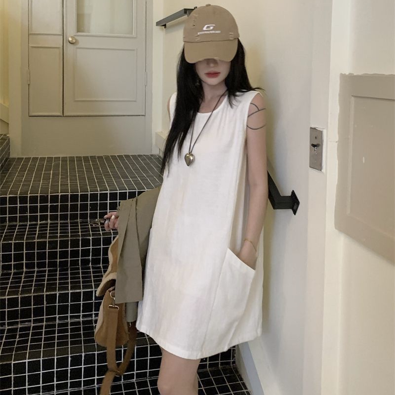 Petite Women's Sleeveless Vest Dress for Summer, Old Money Style, Loose Fit, Slimming, with Pockets, Casual Short Skirt Petite Women's Sleeveless Vest Dress for Summer, Old Money Style, Loose Fit, Slimming, with Pockets, Casual Short Skirt