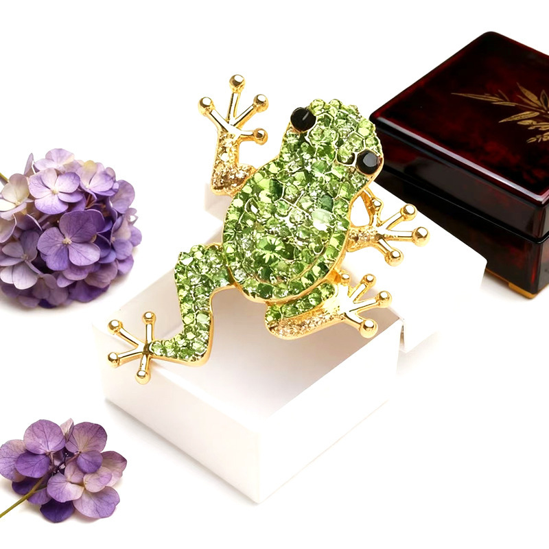 European and American Fashion Green Frog Brooch, Exquisite Niche Rhinestone Brooch, Stylish Suit and Dress High-End Pin
