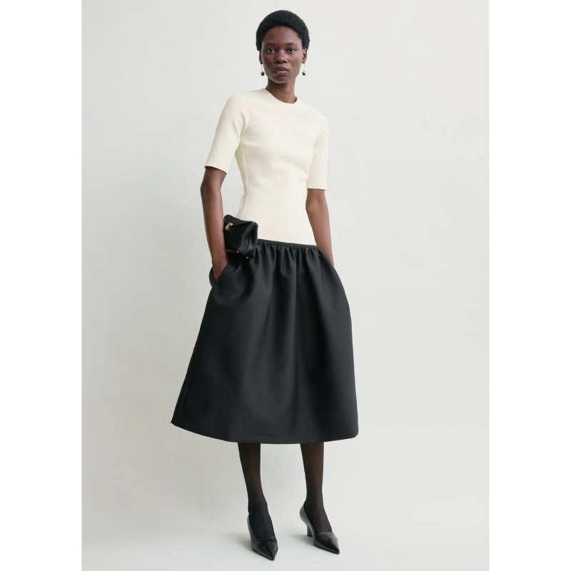 26 Spring/Summer New Collection: Elegant and Charming Silent Film Era Black and White Patchwork Stretch Knit Half-Sleeve Long Dress 26 Spring/Summer New Collection: Elegant and Charming Silent Film Era Black and White Patchwork Stretch Knit Half-Sleeve Long Dress