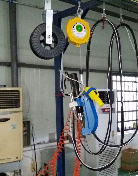 Berwick busway automatic riveting machine busway self-piercing rivet gun