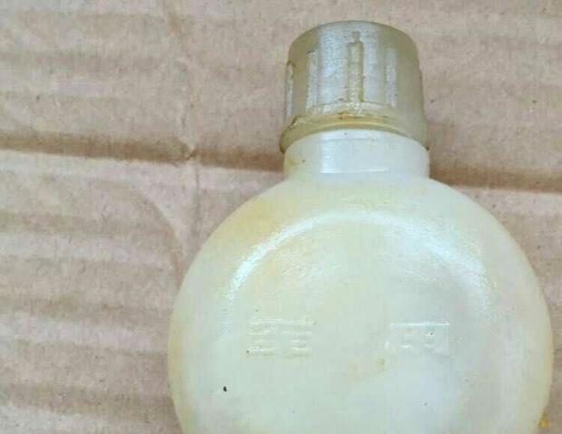 Chính hãng nhỏ nồi dầu quân đội bộ sưu tập quạt nhựa đã nghỉ hưu nồi dầu ngoài trời đa chức năng dầu có thể dụng cụ nồi dầu bước nồi dầu - Công cụ Knift / công cụ đa mục đích kìm đa năng victorinox