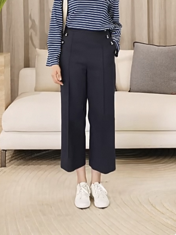 Amanda's "Great Navigator" Crisp Cotton High-Waisted Straight-Leg Cropped Pants