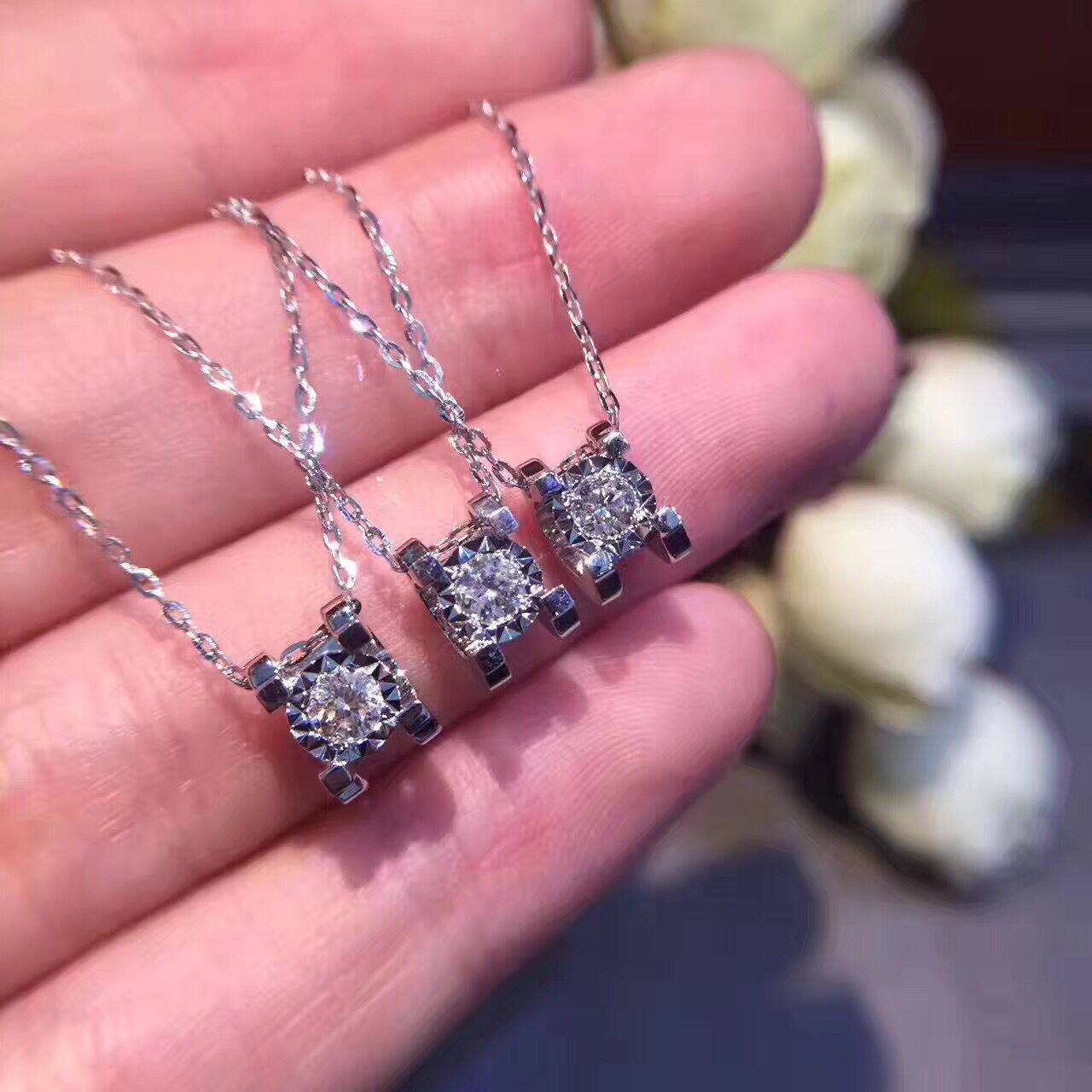 18K Platinum Bull Head Diamond Necklace Diamond Pendant Lock Bone Chain Woman One Carat Effect