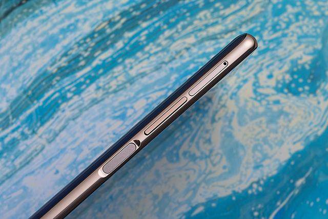 双屏手机，努力做出的创新！