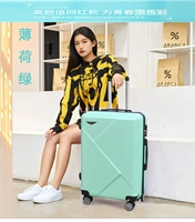 Светло -зеленая роскошная модель