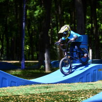 RUNNING RIVER CHILDRENs balance CAR slide CAR PUMP TRACK BMX PLASTIC WAVE RAMP