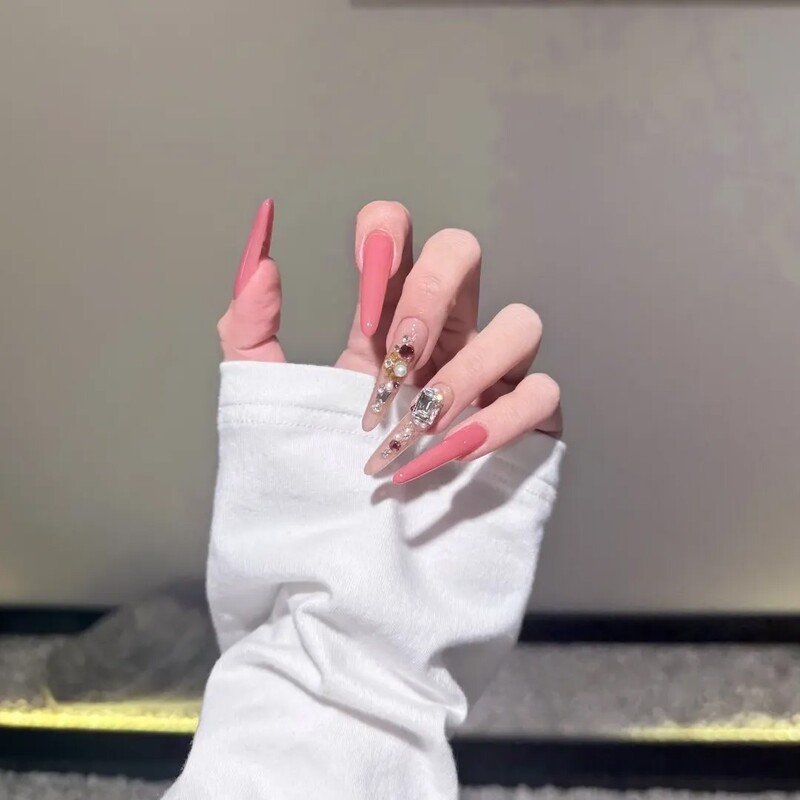 2026 New Year's New Style Handmade Wearable Nails, Rose Red Peach Pink with Sparkling Diamonds, High-End Pure Desire Style Hot Girl Nail Art 2026 New Year's New Style Handmade Wearable Nails, Rose Red Peach Pink with Sparkling Diamonds, High-End Pure Desire Style Hot Girl Nail Art