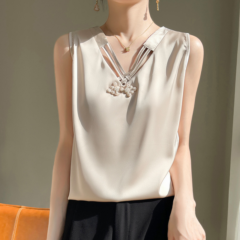 Summer Silk V-Neck Camisole with Hollow Design, Fashionable Suit Inner Layer, Satin Mulberry Silk Versatile Outerwear Top