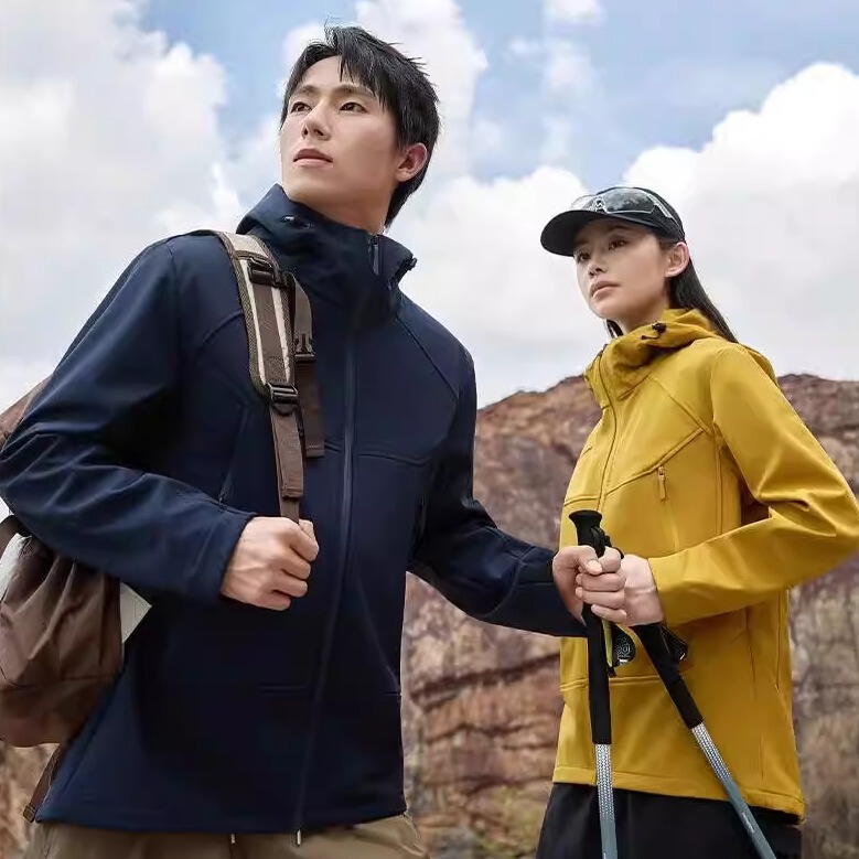 Factory Orders! Outdoor Gear! Men's and Women's Couple Style Autumn and Winter Hooded Softshell Jacket Factory Orders! Outdoor Gear! Men's and Women's Couple Style Autumn and Winter Hooded Softshell Jacket
