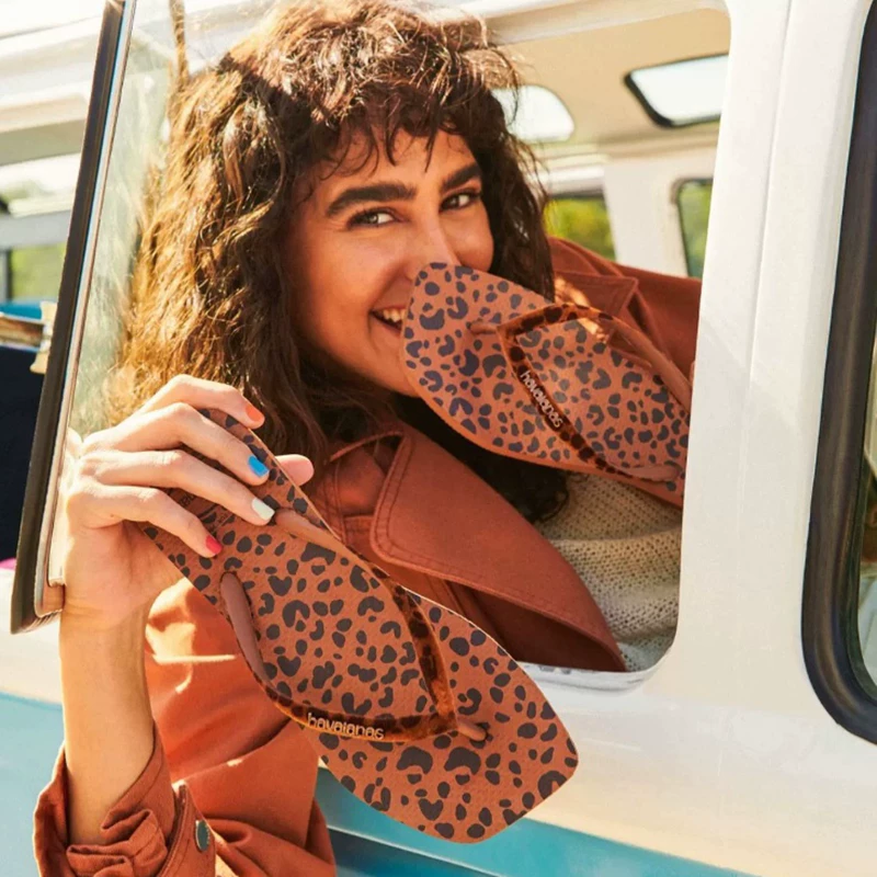 Шлепанцы Havaianas, пляжные тапочки, лебедь