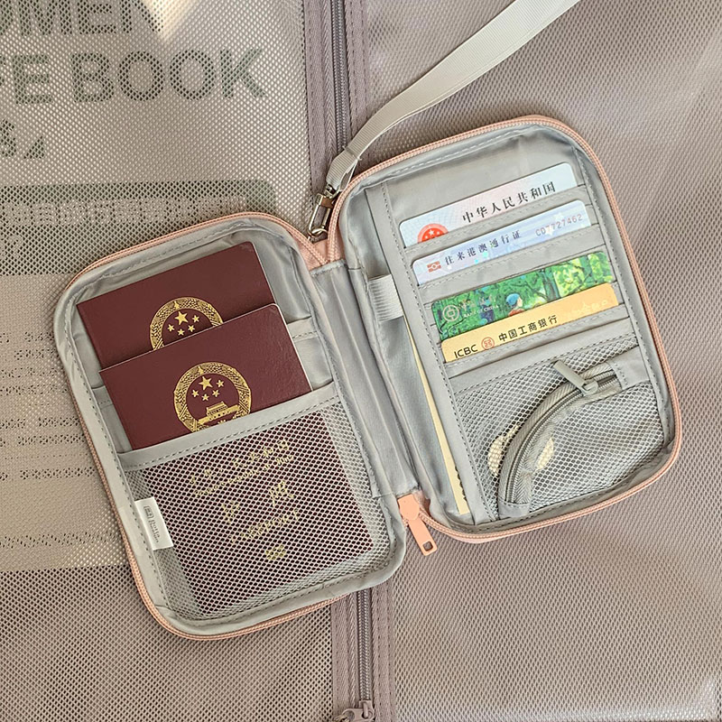 パスポート収納バッグ 機内持ち込み搭乗券ID保護カバー 海外旅行家族旅行用 コインカードバッグ パスポートホルダー
