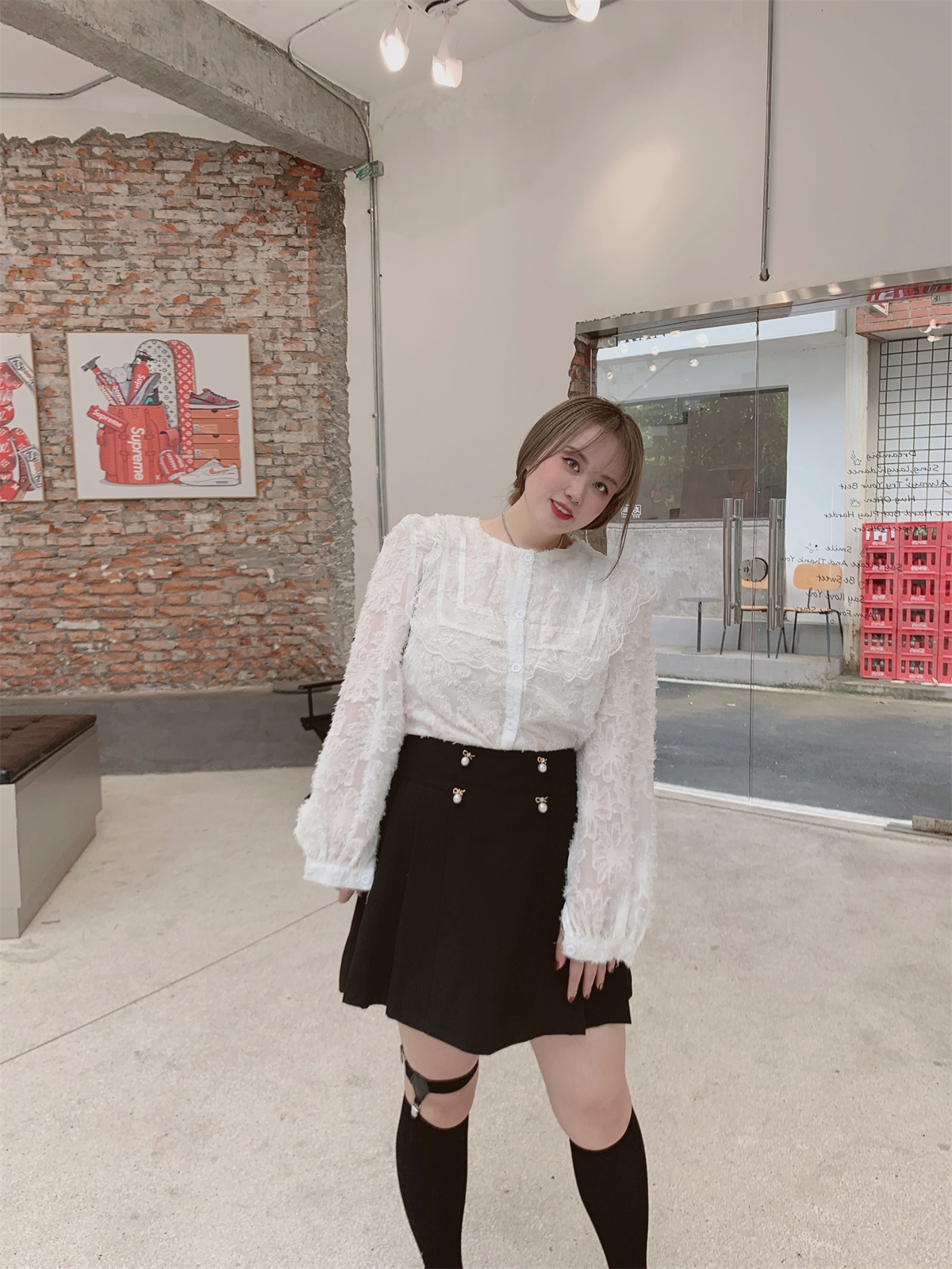 2021 autumn loaded with new large size women's dress fat mm lace shirt 200 catty of sweet and large turnover and gentle wind-ins