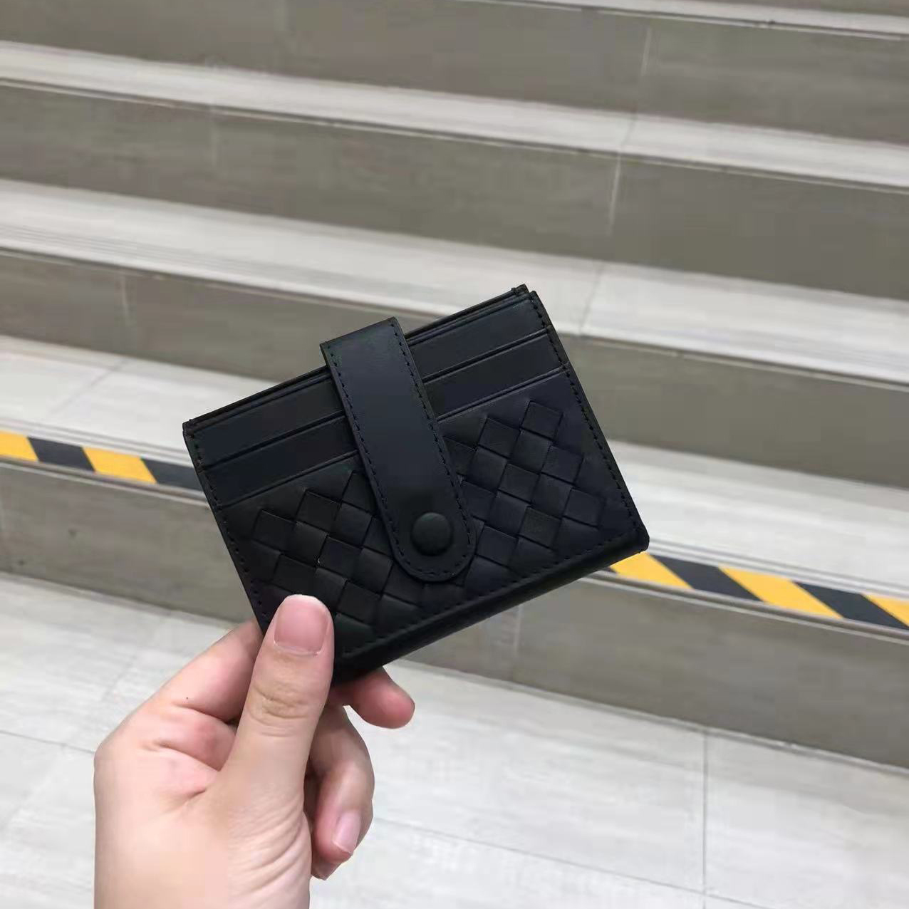 MCBV woven cowhide card bag men and women with the same texture high-end financial card sleeve multi-card change all-in-one card bag