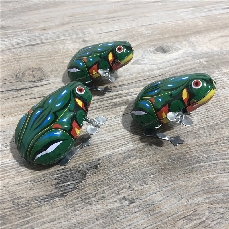 After 80 classic nostalgic clockwork iron frog baby jump frog chain bounce trembles with toys