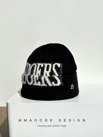 American-Style Trendy Brand Letter Knit Hat for Women, Winter Warm Wool Hat That Makes the Face Look Smaller, Cold Weather Hat with Ear Protection and Full Head Coverage