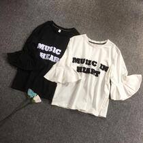 Xia Han version sweet and reduced age chest front post Alphabet Solid Horn 50% Sleeves Loose short and cotton T-shirt Female