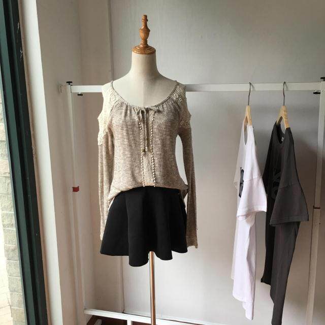 Upper body is beautiful ~ summer Outer single beauty Hook Flowers Sexy Dew shoulder ensemble lead long-sleeved needle cardiovert sleeveless vest