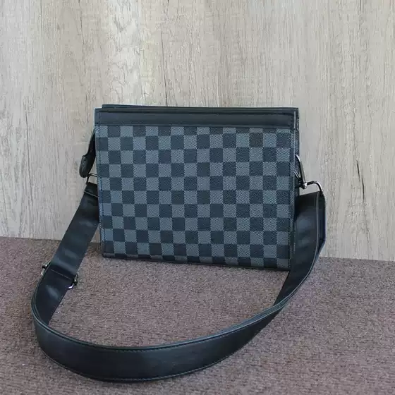 Classic Trendy Hard Leather Handbag for Men, High-End Plaid Pattern Business Casual Crossbody Bag, Large Capacity Men's Shoulder Bag