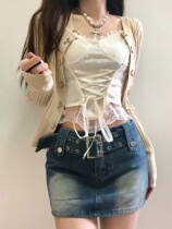 Pure desire to sexied with a small harness in the top of the body a woman with a small harness and a woman with a short skirt and a short skirt.