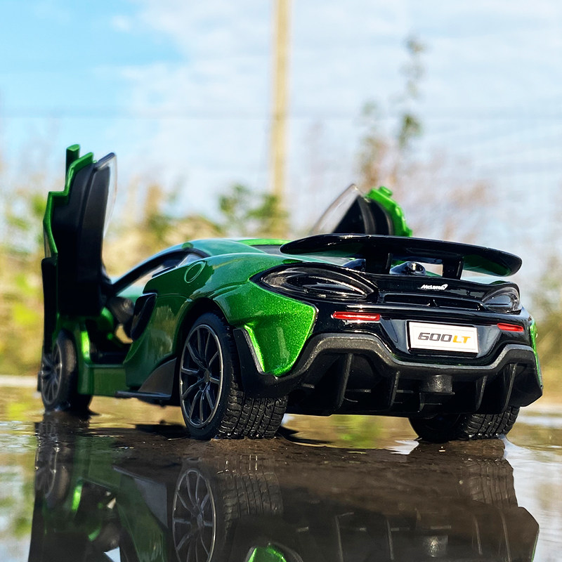 McLaren overran 600LT alloy car die audible and visual back force boy toy 1:32 emulated car model pendulum piece