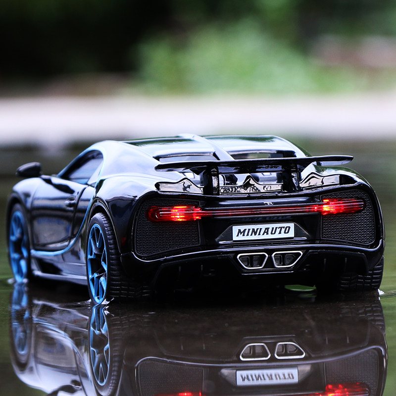 Bugatti sports car model 1:32 supercar alloy car model acousto-optic return toy car simulation car model