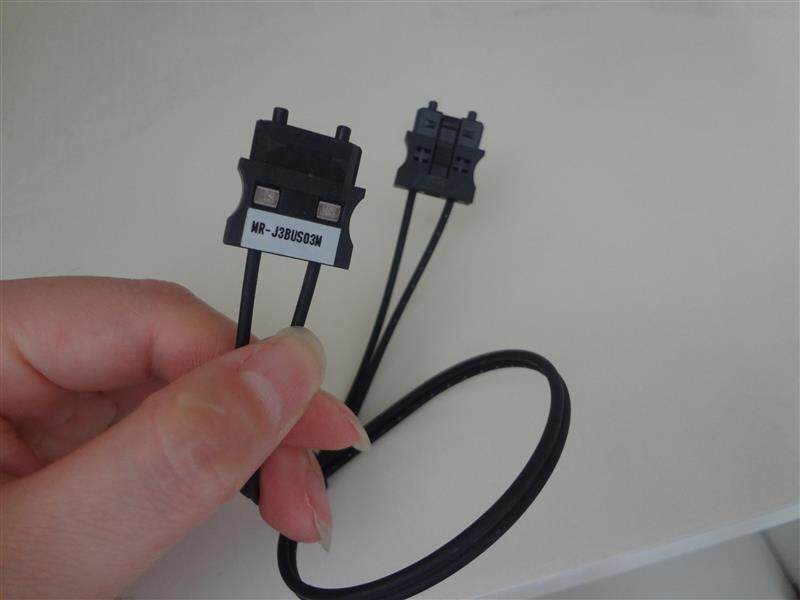 MR-J3BUS03M MR-J3-B SSCNET III CABLE Length 0 3M