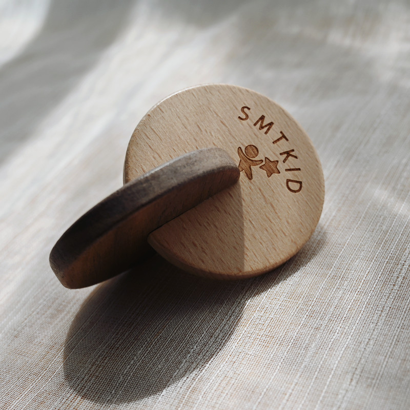 SMTKID newborn baby 0-1 years old grinders 6 months Toys Monty hands on a pan solid wood appeasement bite let-Taobao