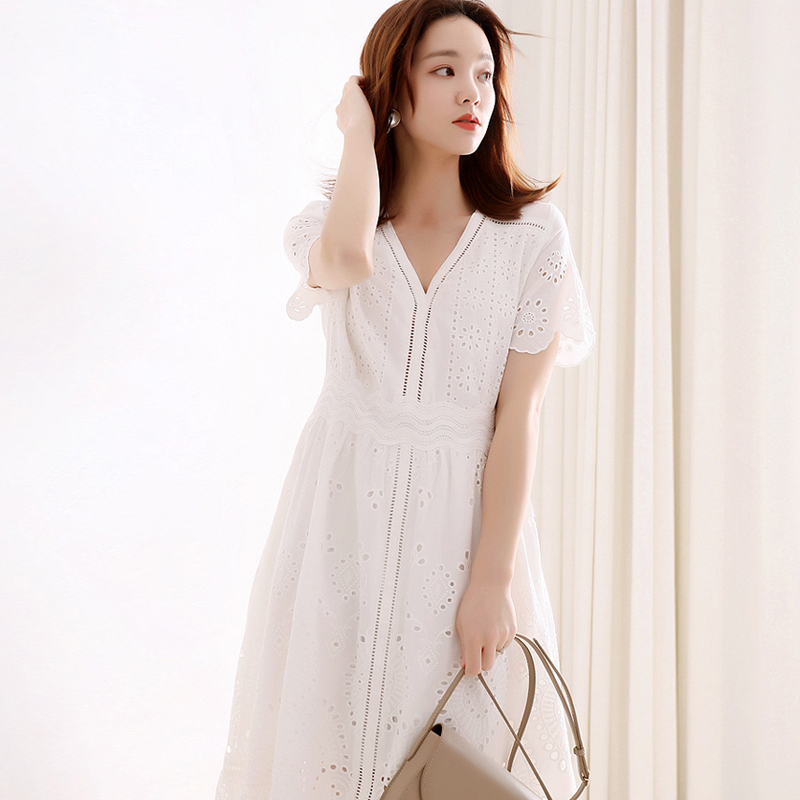 Summer dress, lace skirt, bright catchy style, fitted, 2023 collection, city style, V-neckline, with embroidery Summer dress, lace skirt, bright catchy style, fitted, 2023 collection, city style, V-neckline, with embroidery