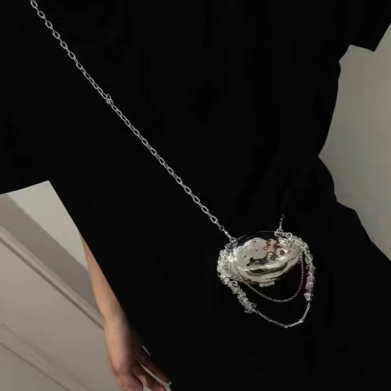 European and American Style Metal Silver Shell Bag Niche Design Decorative Crossbody Chain Body Back Chain Handheld Small Bag Trendy European and American Style Metal Silver Shell Bag Niche Design Decorative Crossbody Chain Body Back Chain Handheld Small Bag Trendy