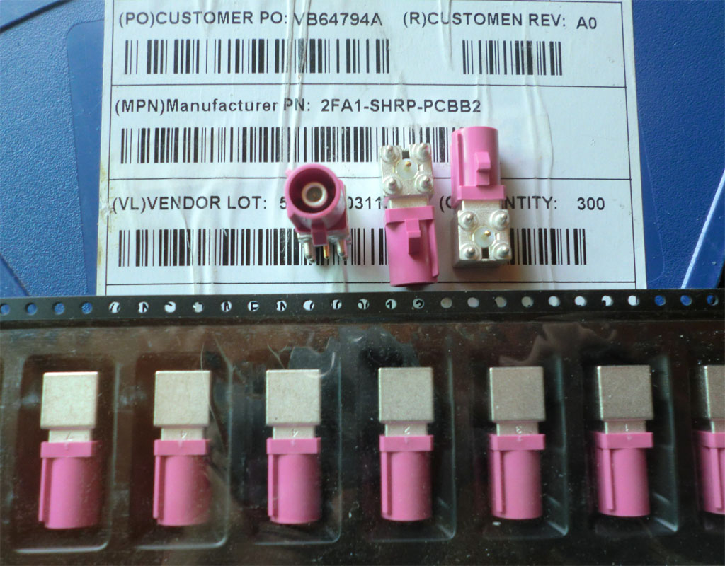 Spot AMPHENOL car FAKRA connector 2FA1-SHRP-PCBB2 2FA1-ENCSP-PCBS7