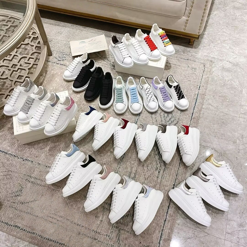 2026 Spring New Versatile Black Thick-Soled Warren Mcqueen Style White Sneakers for Women Genuine Leather Laser Casual Skate Shoes