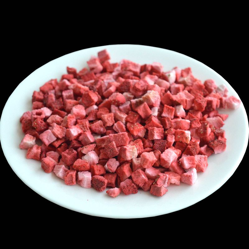 Frozen hay berry crisp Baked nougat snowflake crisp Raw fruit dried crushed powder Bulk strawberry diced 500g