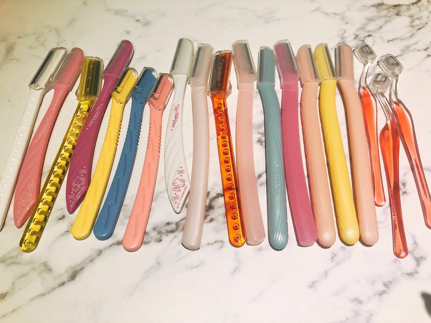 Eyebrow razor in bulk