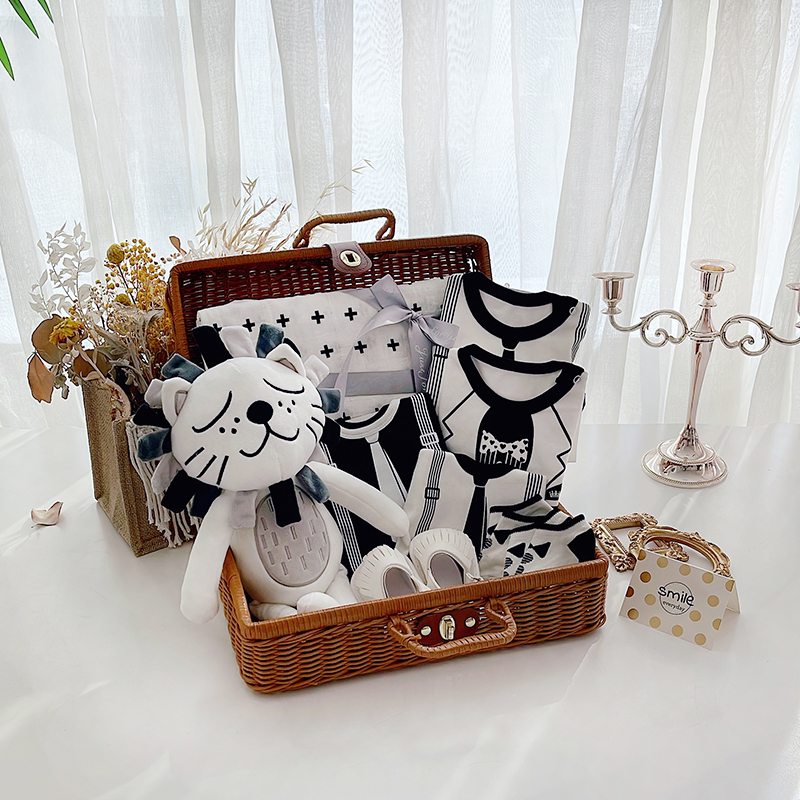 Newborn baby clothes gift box creative high - grade gift 0 - 3 months pure cotton suit for the first birthday full moon gift