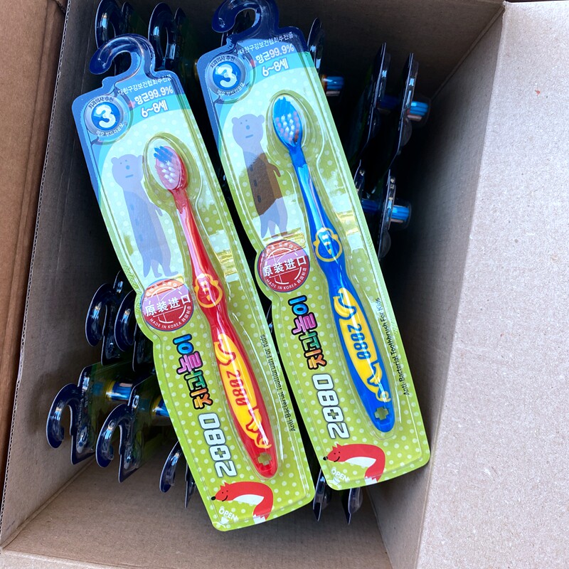 Korea imports children's toothbrush soft hair suitable for 6 to 8 years old