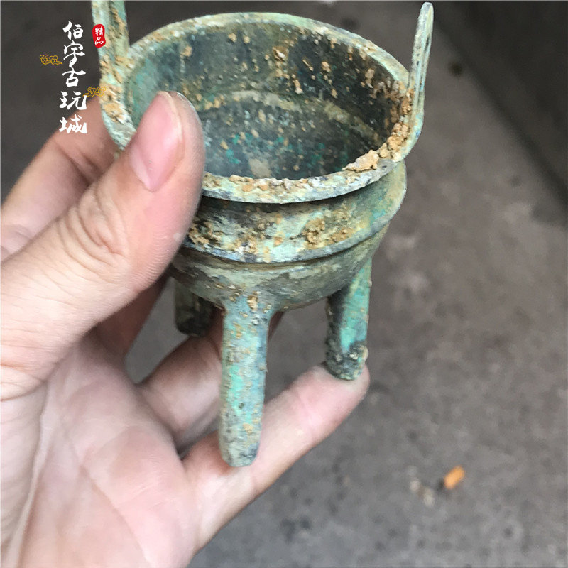 Copper Miscellaneous Items Pure Copper Bronze Feng Shui Ornament Bronze Ware Antique Antique Old Copper Carving Antique Miscellaneous Collection Tripod Tripod