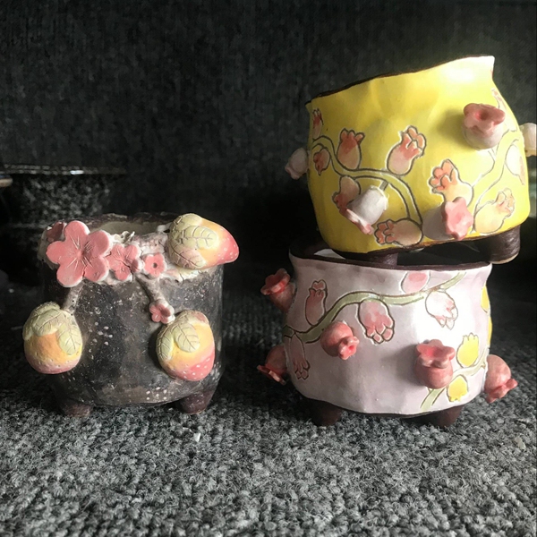 Colorful Korean-Style Three-Legged Bluebell Flower Succulent Plant Thumb-Sized Small Flower Pot Made of Breathable Coarse Pottery