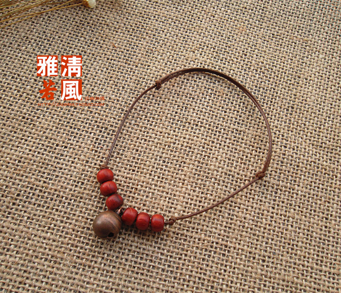 Nguyên bản làm bằng tay đỏ lê gỗ hạt đỏ chuông đồng vòng chân nữ retro phong cách dân tộc trang sức phụ kiện chân nhẫn - Vòng chân lắc chân nữ nhật bản